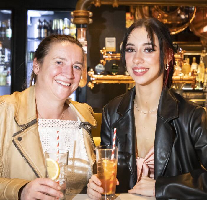Claire O'Halloran and daughter Molly share a pre-concert drink at the Richmond Social Club